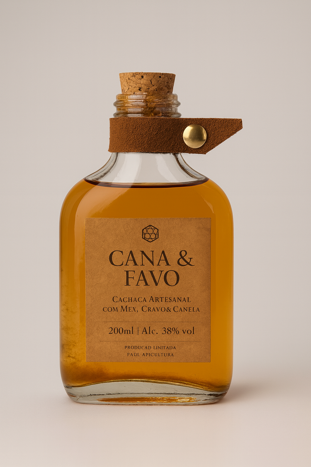 Cachaça Cana & Favo – Envelhecida em Mel, Cravo e Canela (200ml)