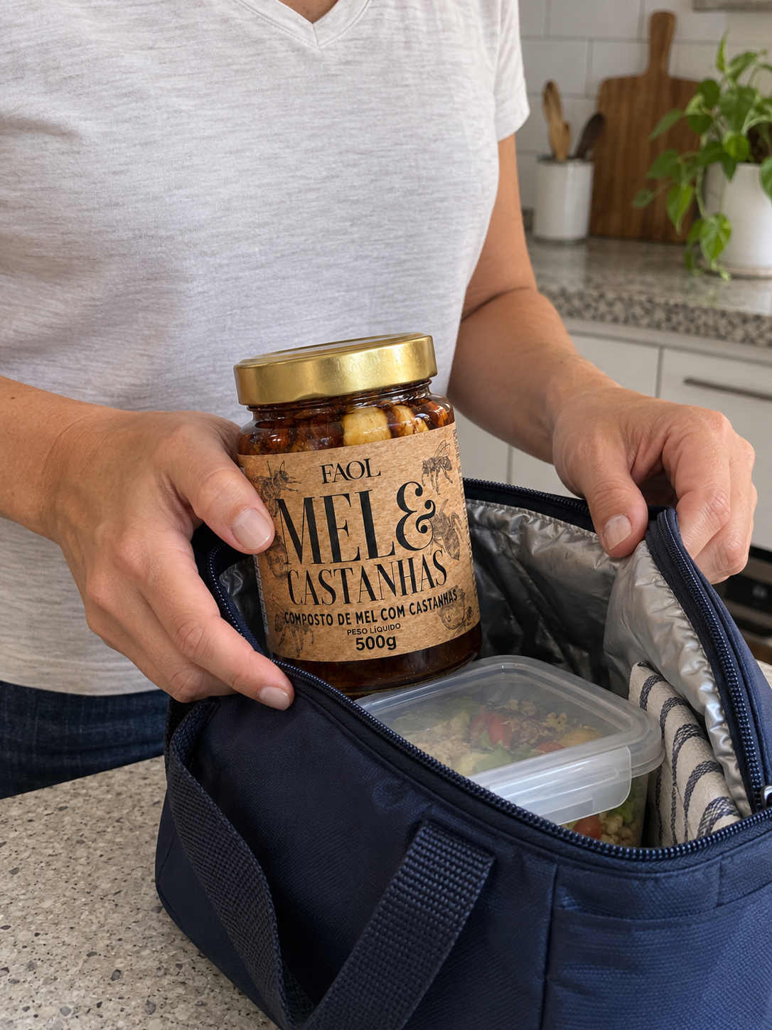 Mel com Castanhas Premium 500g – O Encontro Perfeito entre Sabor e Qualidade